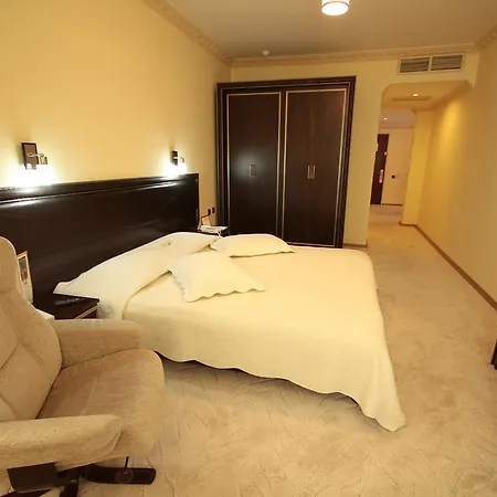 Hotel Peri Tower 4*