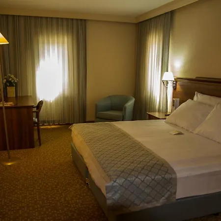 Peri Tower 4* Невшехир